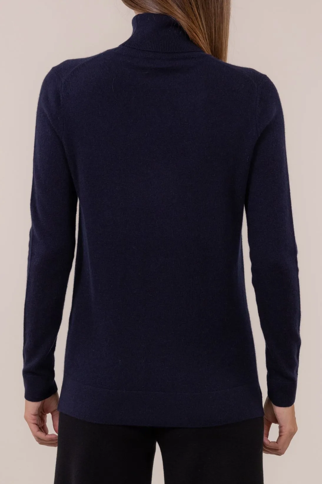 CLASSIC CASHMERE TURTLENECK