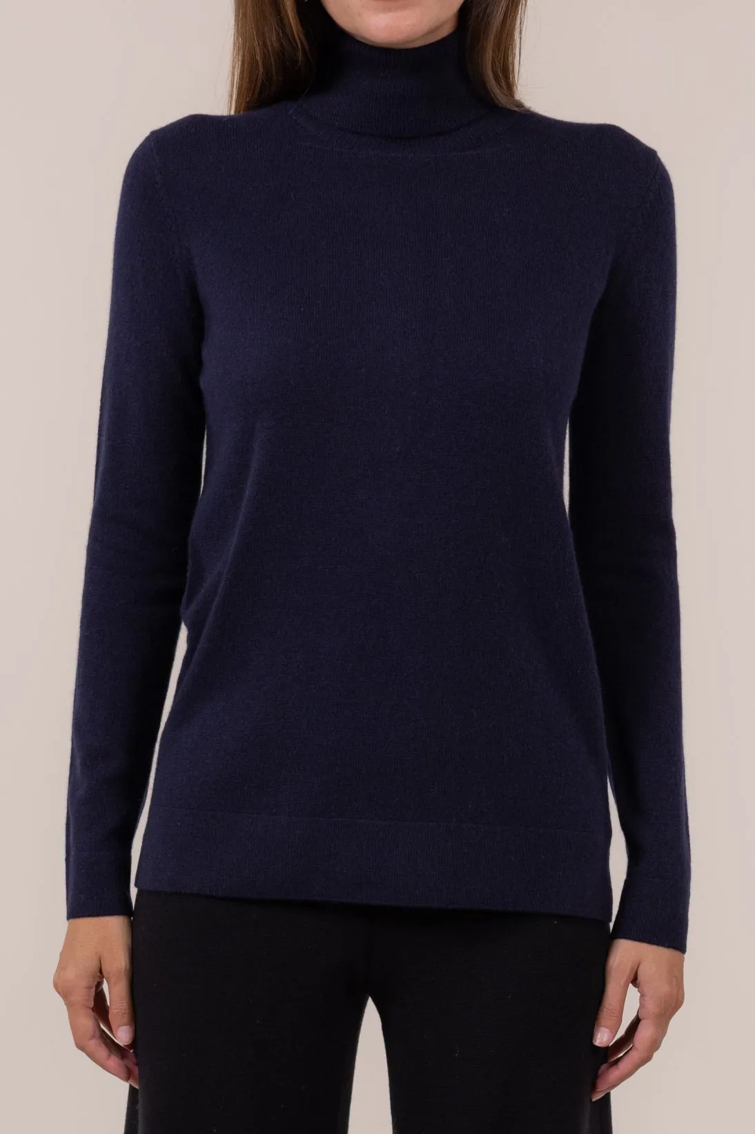 CLASSIC CASHMERE TURTLENECK