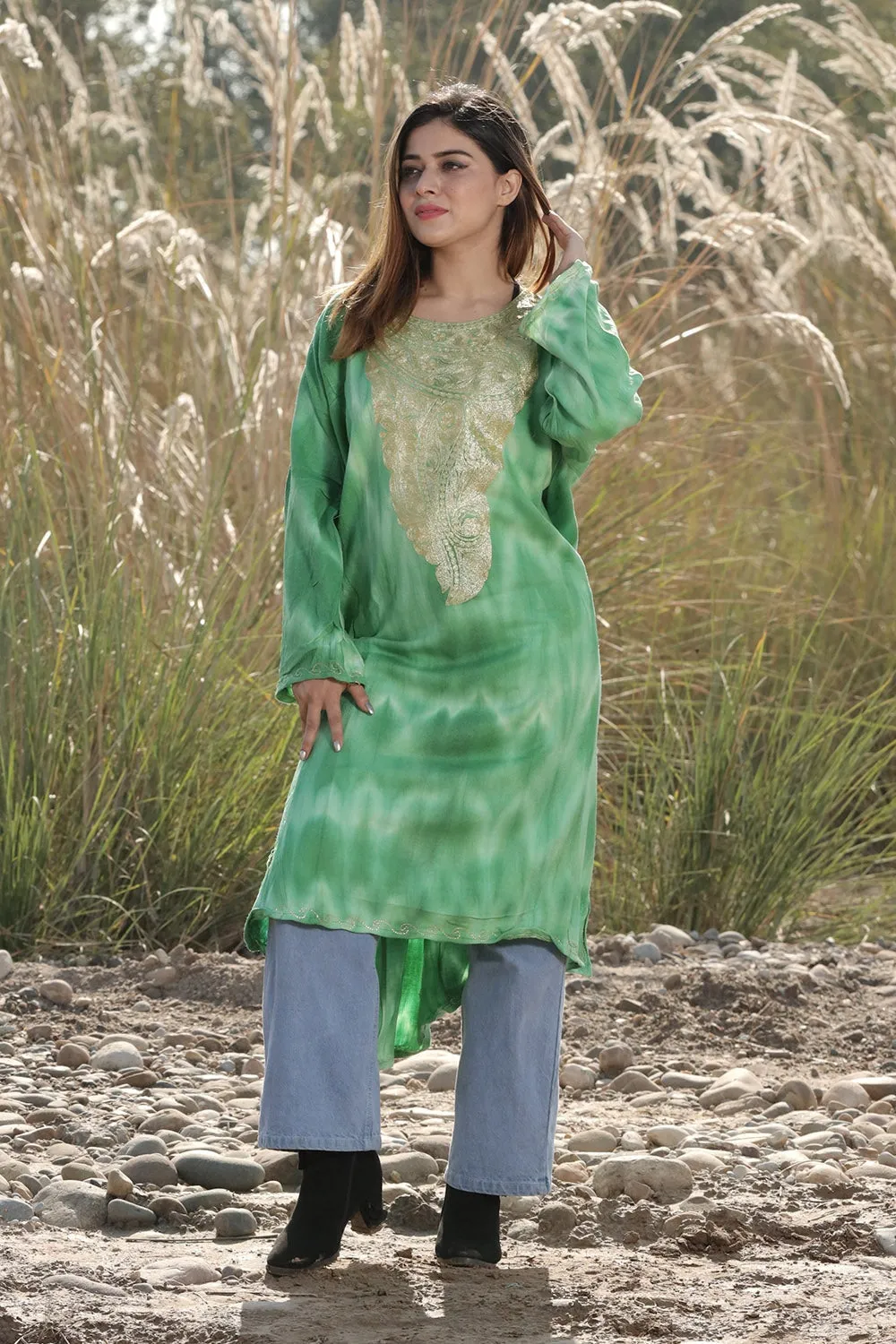 FOREST GREEN COLOUR TIE-DYE Aari Tilla Work Embroidered Phiran Enriched Designer Neckline Pattern