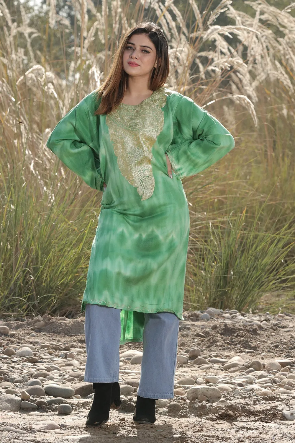 FOREST GREEN COLOUR TIE-DYE Aari Tilla Work Embroidered Phiran Enriched Designer Neckline Pattern