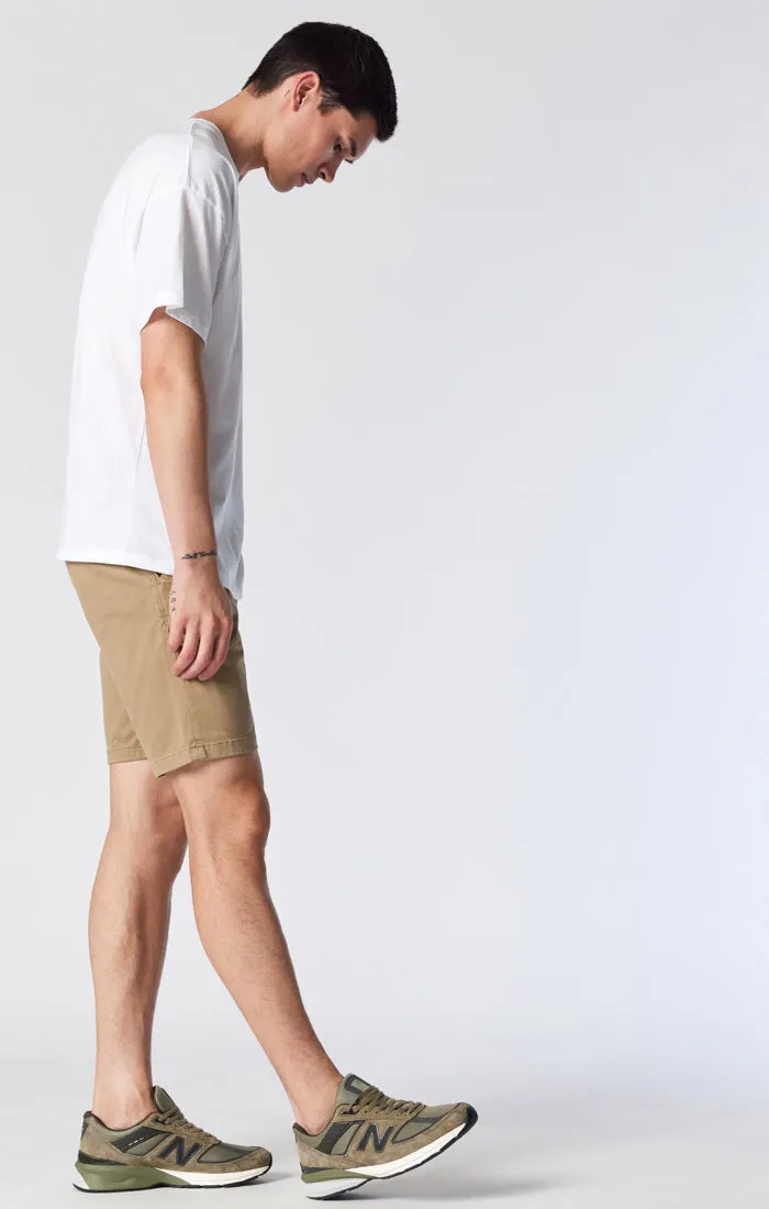 NOAH SHORTS IN BRITISH KHAKI TWILL