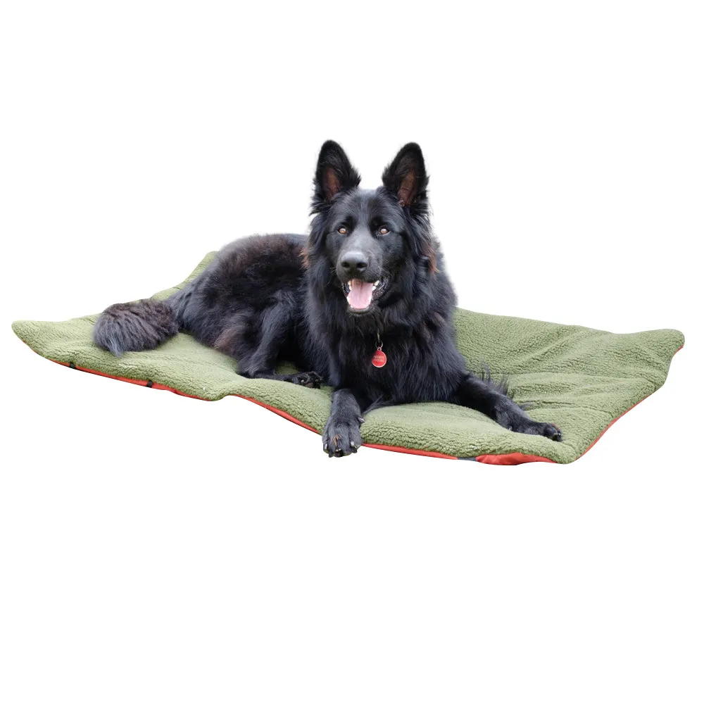 Outdoor Connection Fleecy Dog Mat