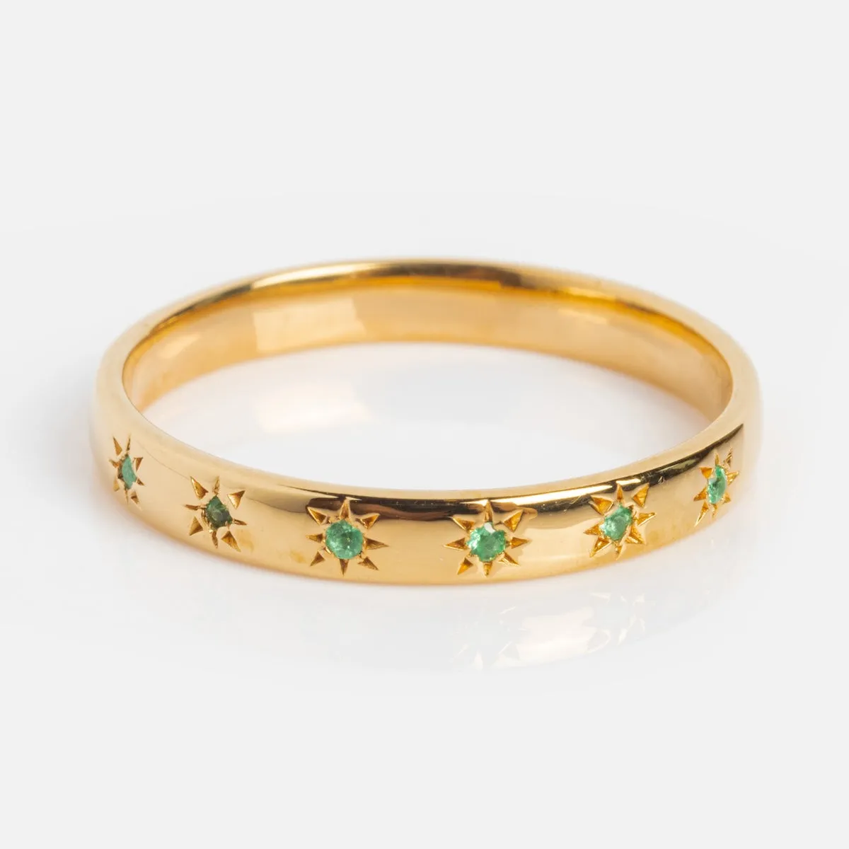 Simple Star Set Emerald Band